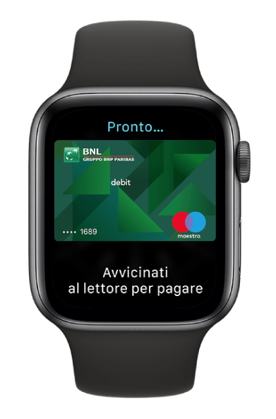 Apple watch con schermata su carta di credito BNL Classic per pagamento con Apple Pay